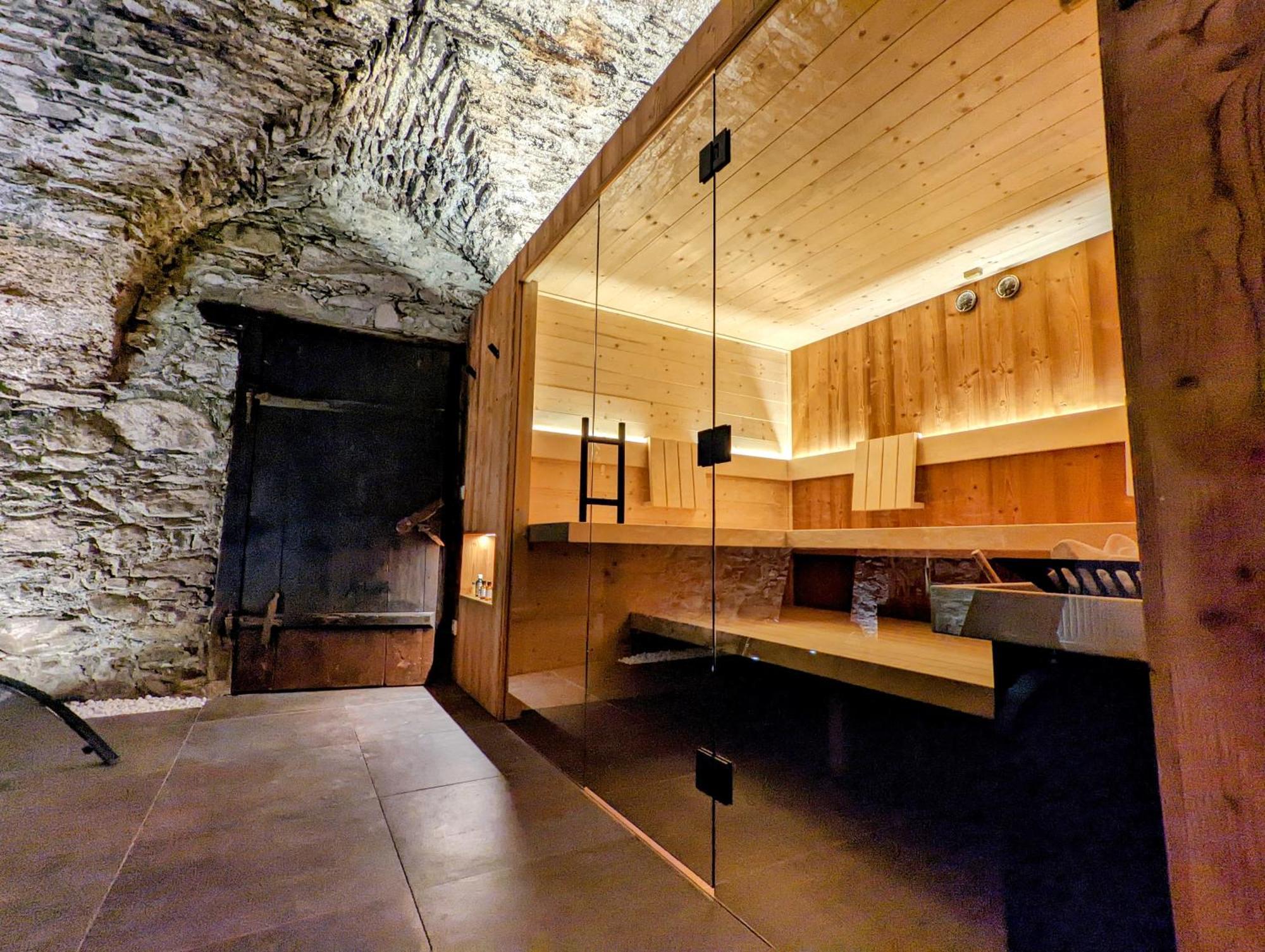 Chalet Schmelz Huette Mit Sauna Und Garten Flattach Luaran gambar